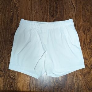 NWT White Nike Golf Shorts - Medium